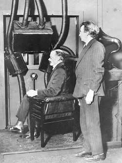 John Logie Baird with the Noctovisor, 1927